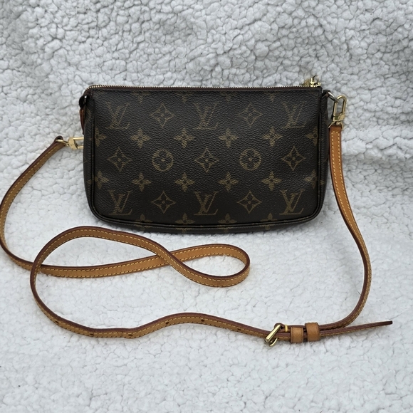 Vintage Louis Vuitton Pochette Accesories Crossbody Bag With Branded Long Strap - Picture 3 of 17